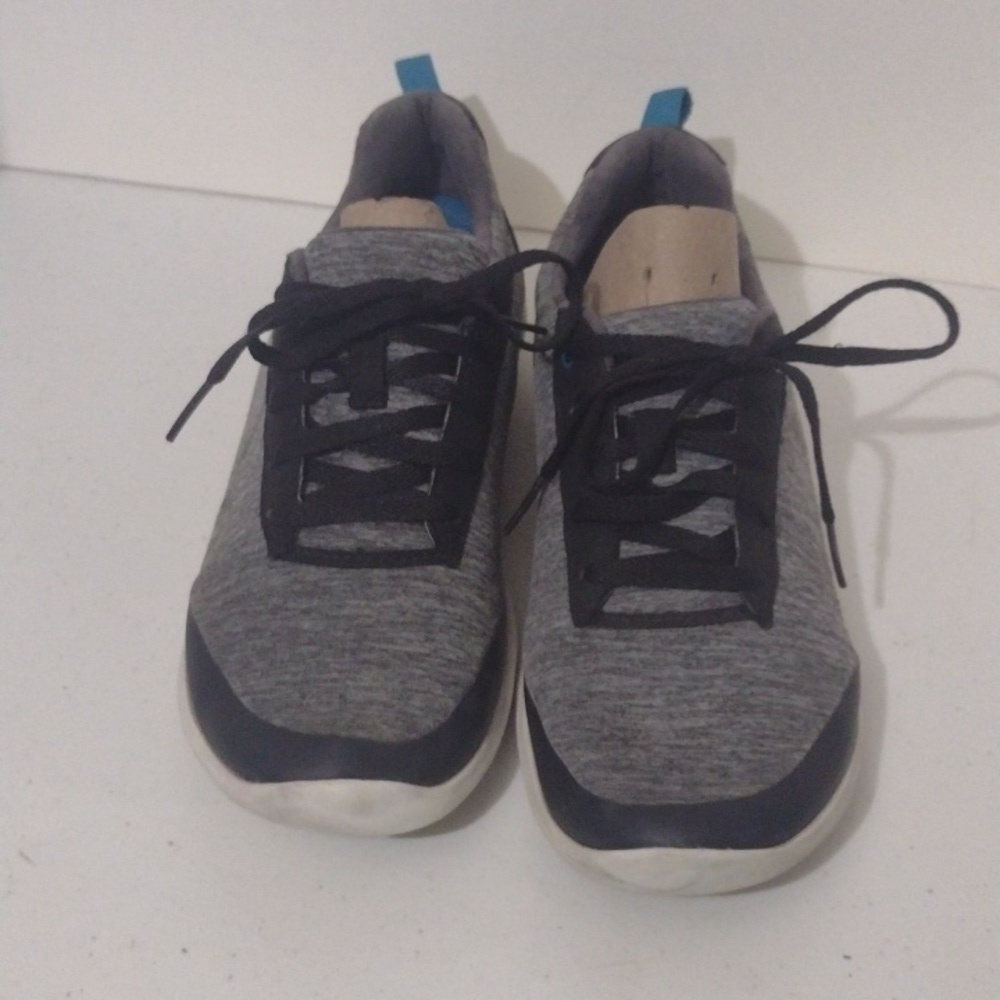 Croc sneakers size 10